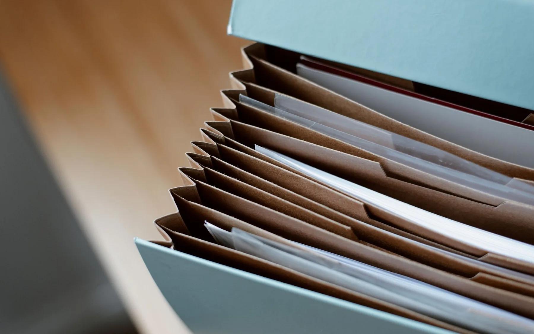 Documents and samples close the decision gap