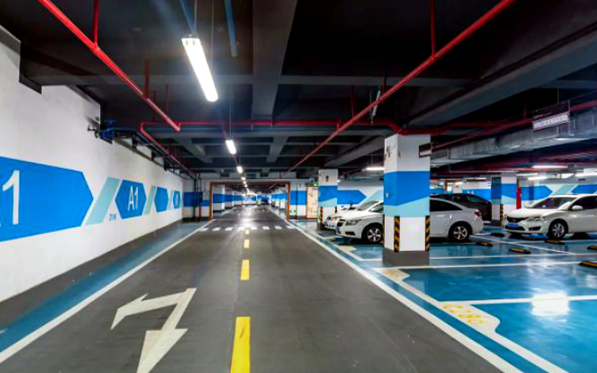 High-resolution epoxy floor coating for parking lanes, ramps, and garage circulation areas
